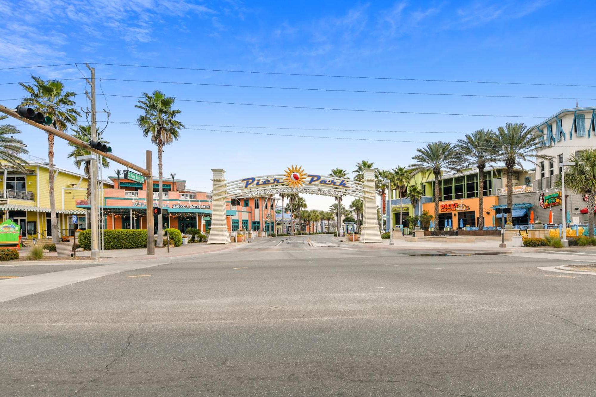 Apartment Tidewater #1704 By Book That
