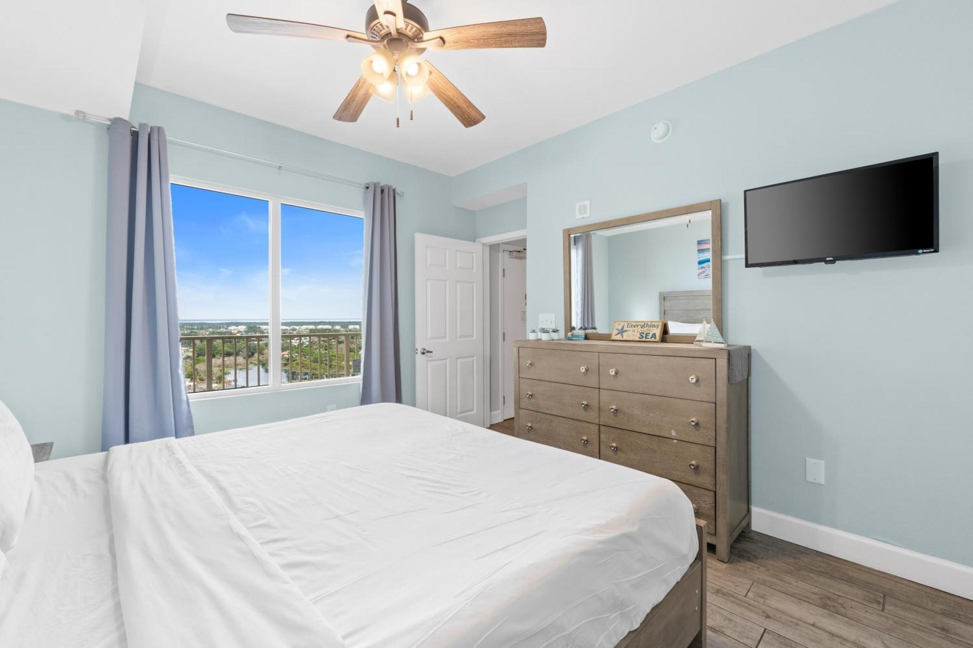 Tidewater #1704 By Book That Apartment *