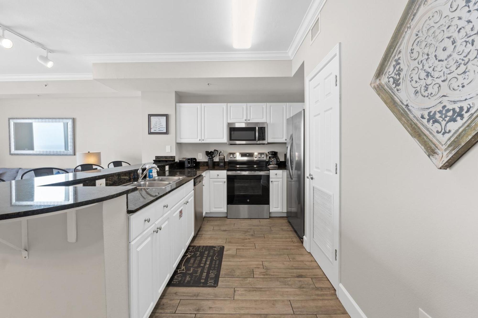 Apartment Tidewater #1704 By Book That